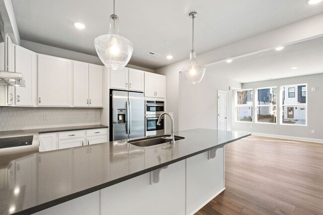 Building Photo - Cozy & Contemporary 3BR Condo in Raven Ridge, Raleigh!