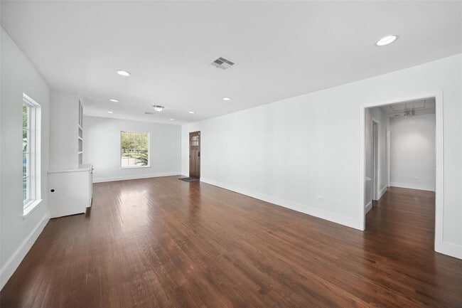Building Photo - 4502 Rockwood Dr