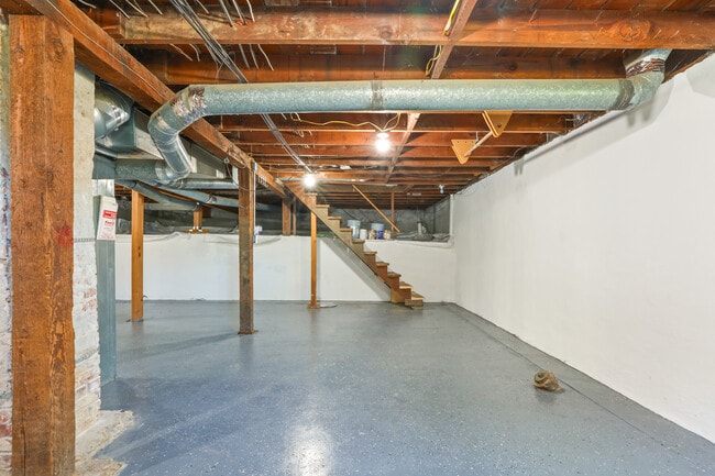 Building Photo - 9648 N Central St