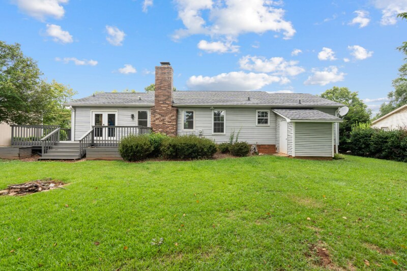 Building Photo - 111 Ticonderoga Dr