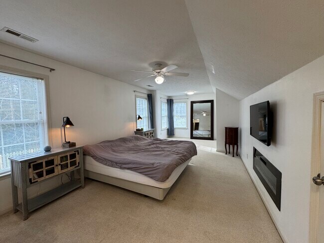 Building Photo - 307 Ludlow Dr