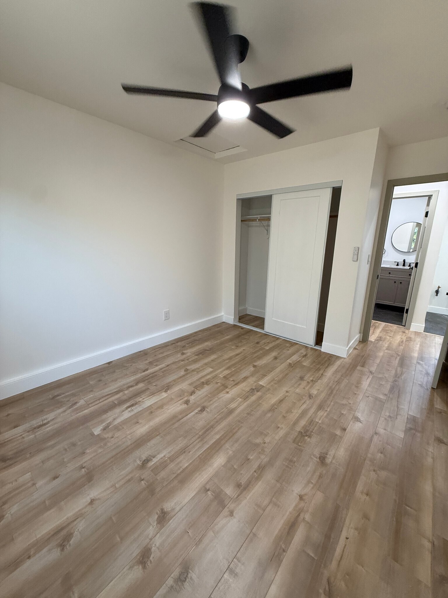 Building Photo - 4931 E San Rafael St