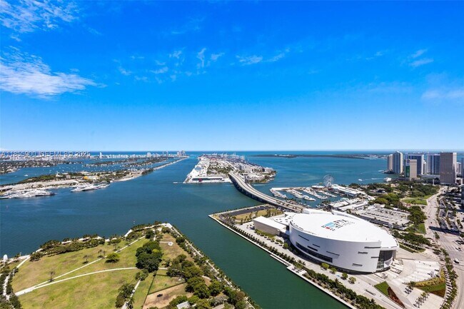 Building Photo - 1000 Biscayne Blvd