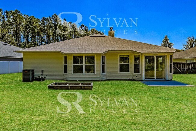 Building Photo - This charming home is move-in ready