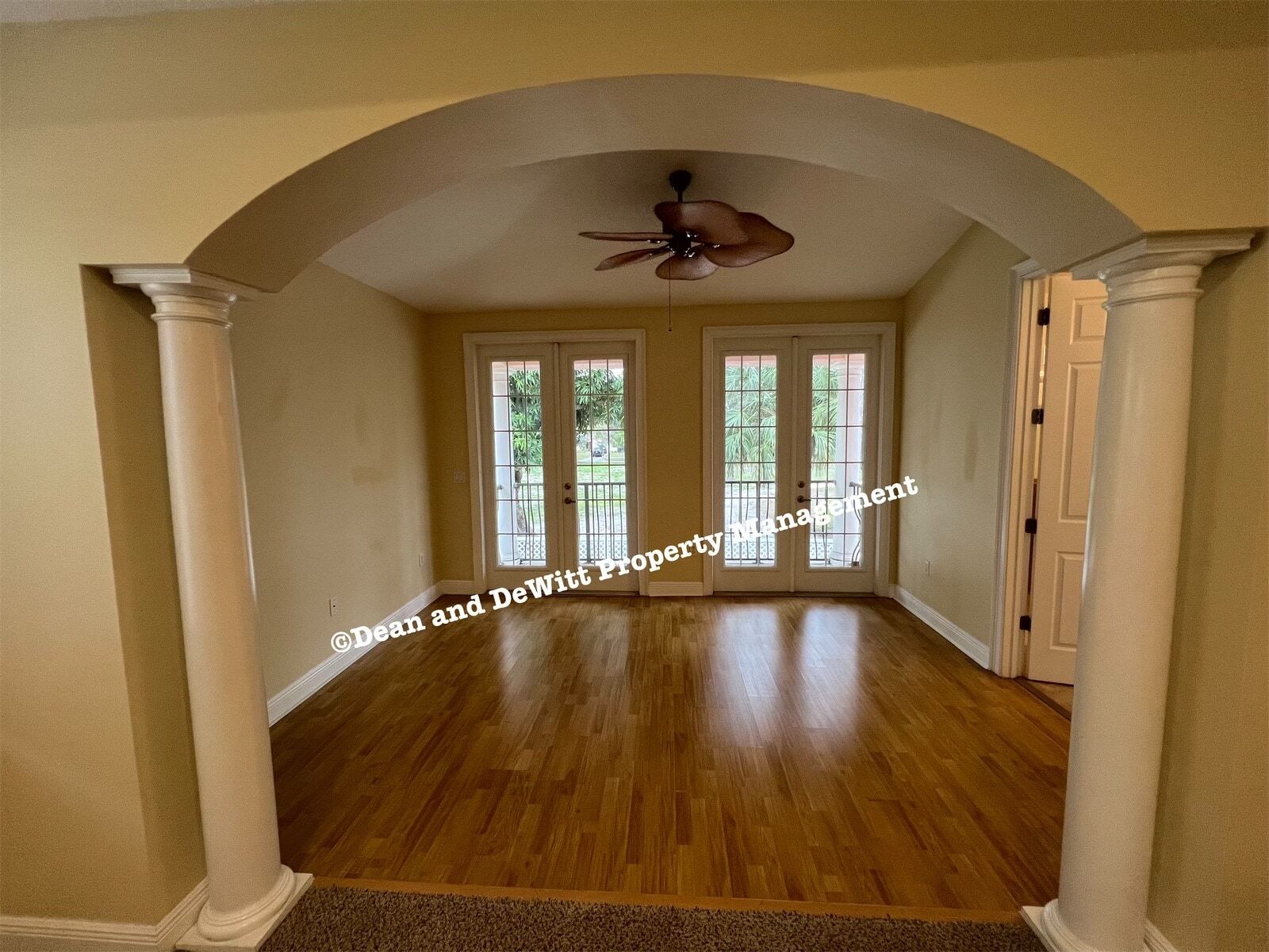 Building Photo - 3 Bed/3 Bath