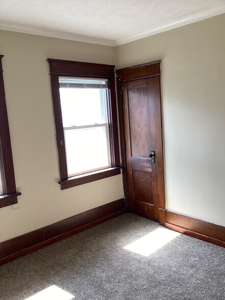 Building Photo - 401 Haney Ave