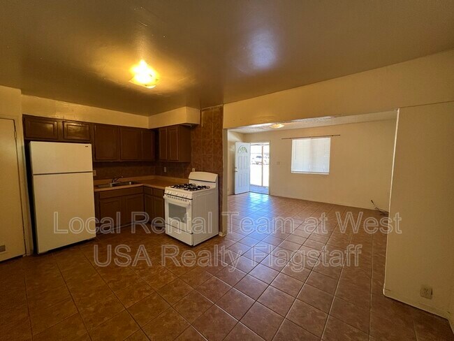 Building Photo - 117 E Ellery Ave