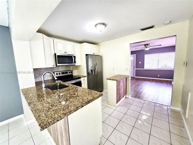 Building Photo - 1040 NW 73rd Terrace