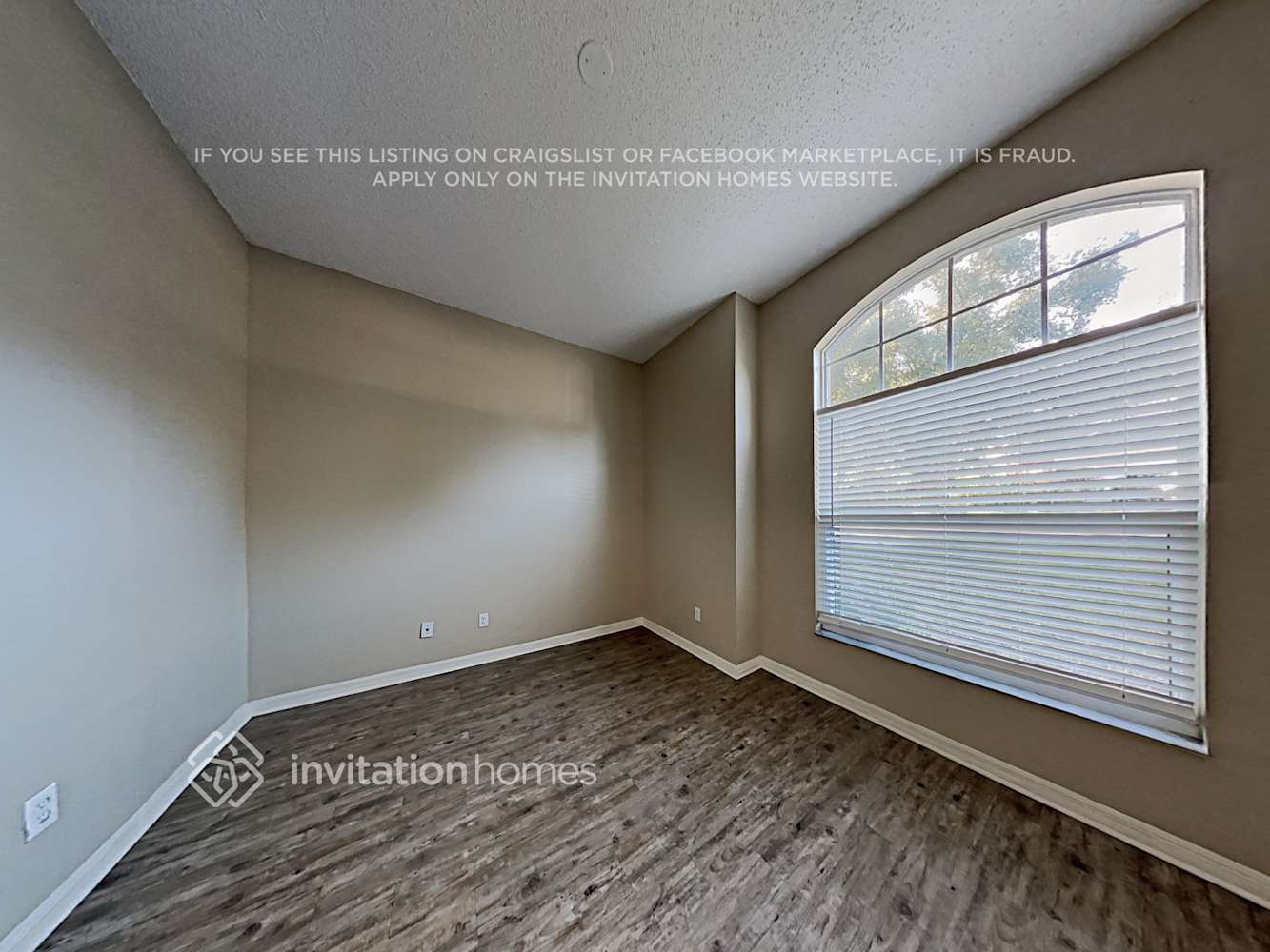 Building Photo - 2071 Lake Marion Dr