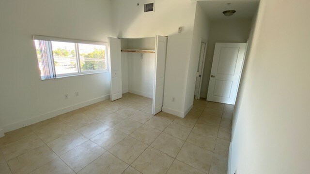 Building Photo - 900 SW 7th St