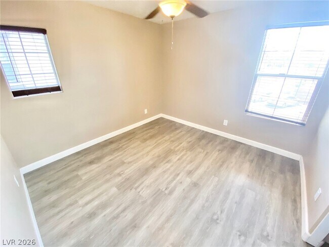 Building Photo - 1060 Paradise Coach Dr