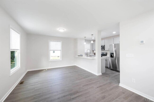 Primary Photo - 2410 Poplar St