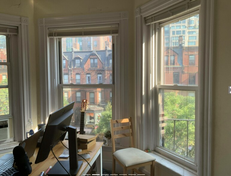 Building Photo - 254 Newbury St