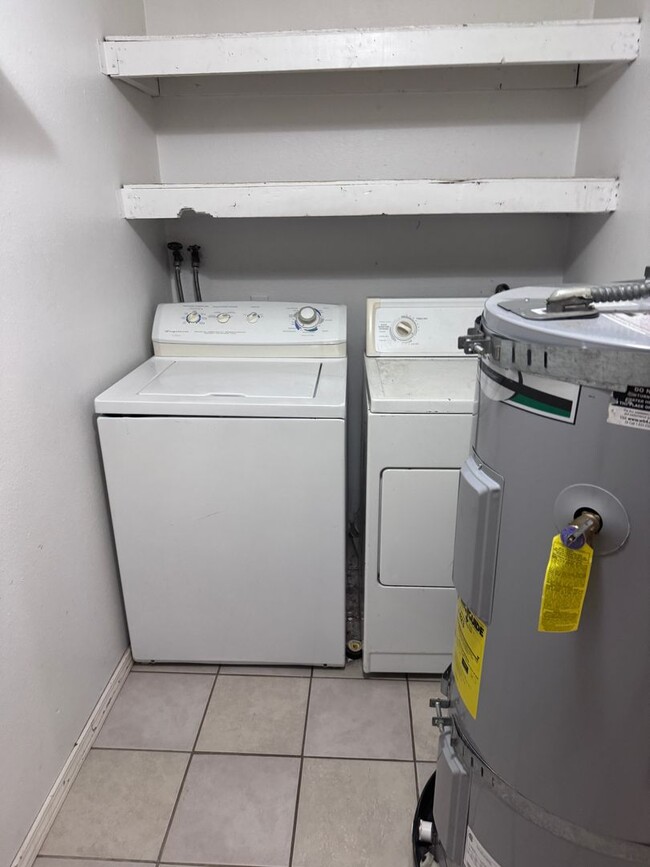 Building Photo - Gig Harbor 2 bed 1 Bath home available June 1