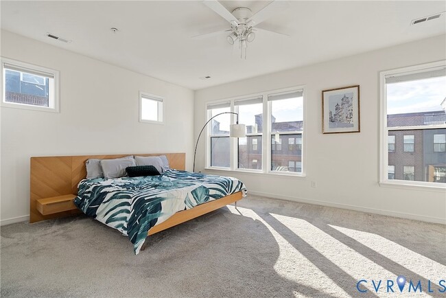 Building Photo - 5271 Old Main St