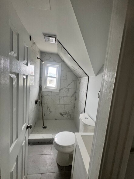 Building Photo - 284 Mechanic St