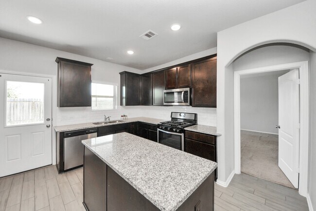 Building Photo - 31538 Eldorado Ln