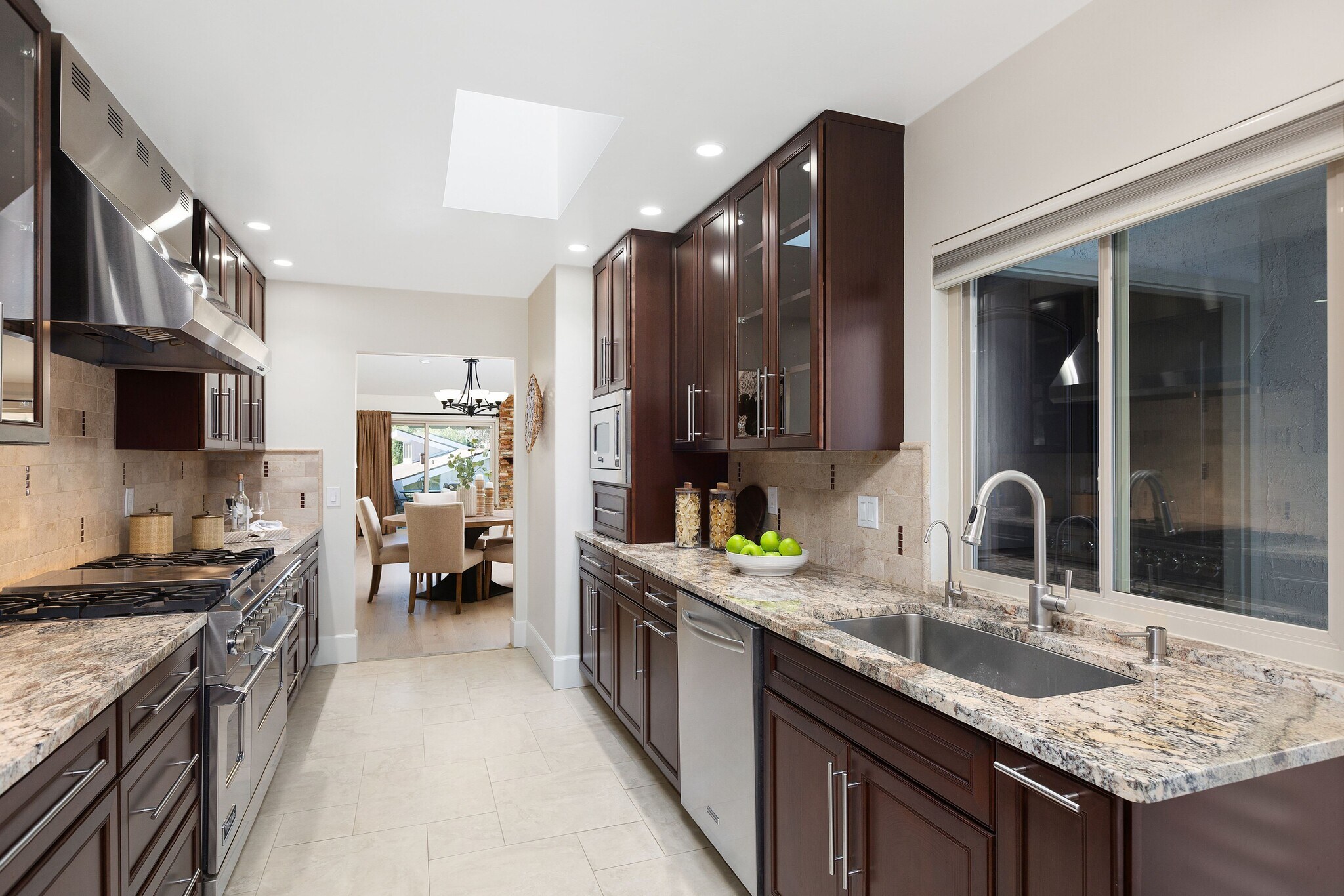 Kitchen - 2085 Caminito San Nicholas