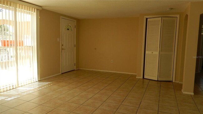 Building Photo - 2052 Norfolk Dr