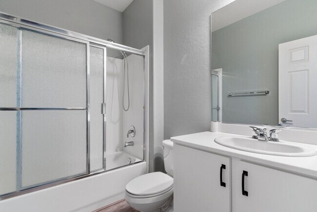 Building Photo - Beautifully upgraded 2Bed 2Bath in Solera Anthem 55+