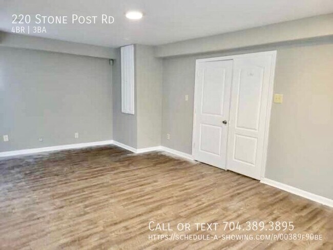 Building Photo - 220 Stone Post Rd