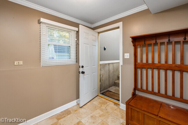 Building Photo - 11S639 McGrath Ln