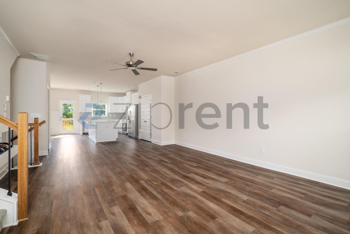 Building Photo - Unit Unit 4