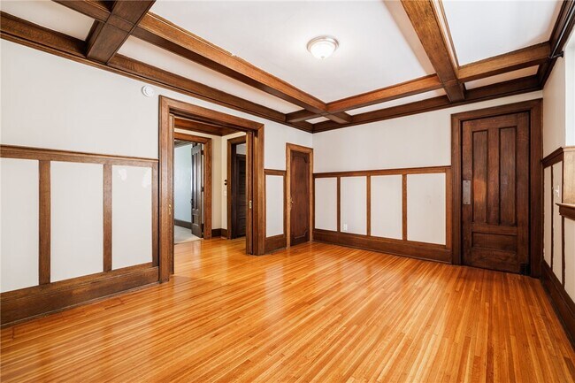 Building Photo - 91 Merriman St