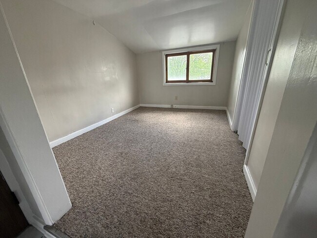 Building Photo - 1405 Sheffield Rd