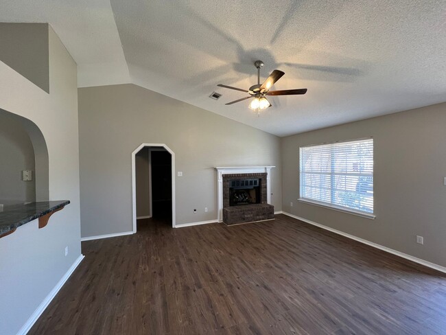 Building Photo - 161 Ridgecrest Dr