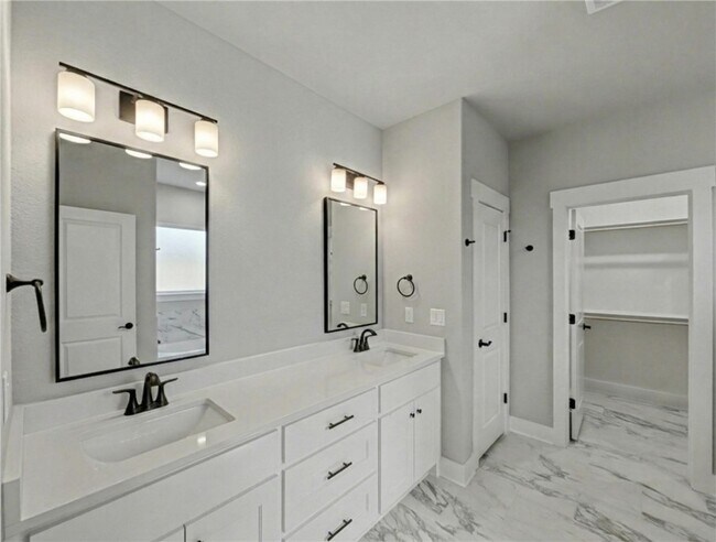 Building Photo - 52 Claxton Dr