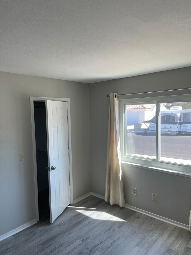 Building Photo - 1183 Pelican Lake Ln