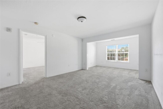 Building Photo - 5447 Vineland Rd