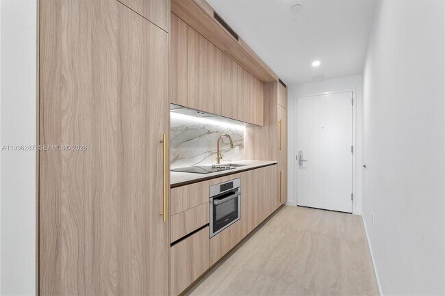 Building Photo - 77 SE 5th St