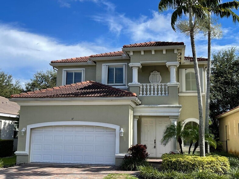 Building Photo - 37 Country Lake Cir