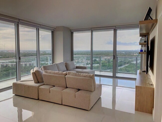 Building Photo - 16385 Biscayne Blvd