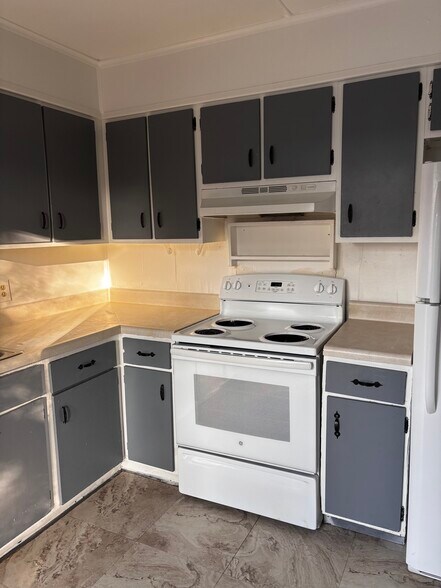 Building Photo - 1142 Landmark Ln