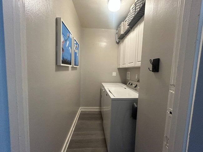 Building Photo - 819 Myrtle St