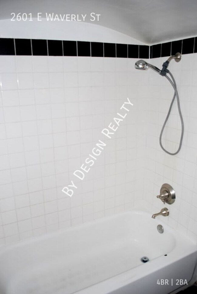 Building Photo - Blenman-Elm 4 Bed 2 Bath - Reserve NOW for March 2026 or Later