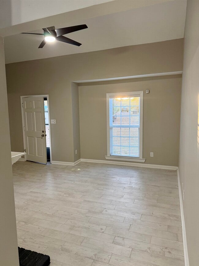 Building Photo - 4834 Sturbridge Ln