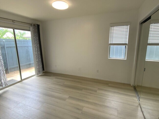 Building Photo - Modern Bungalow