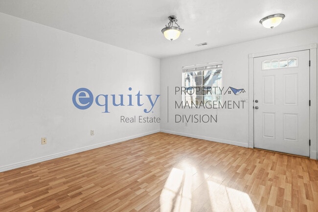 Building Photo - 377 E Newsome Park Ln