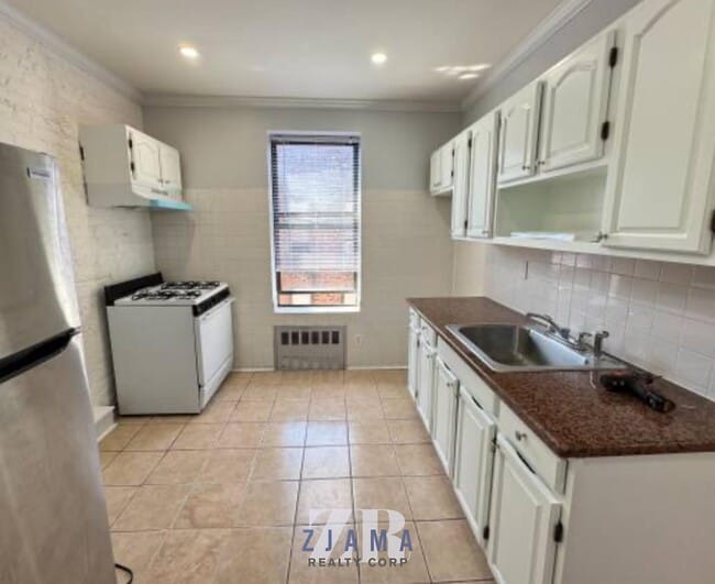 Building Photo - 354 Bay Ridge Pkwy