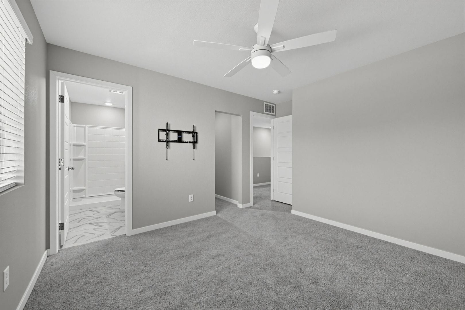 Building Photo - 229 Molinar St