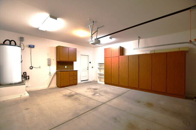 Building Photo - 3106 E Patrick St