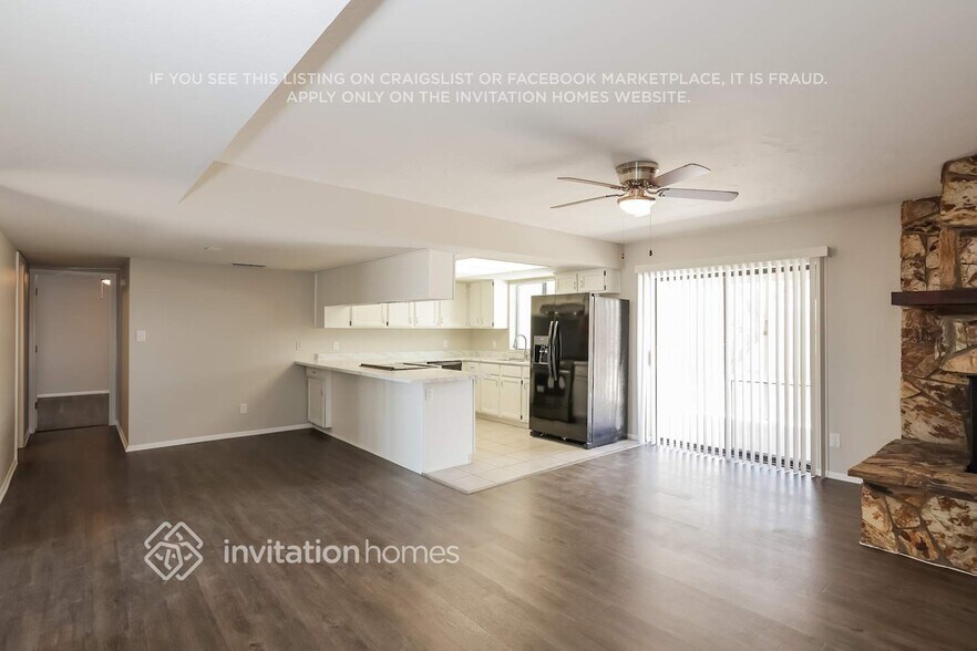 Building Photo - 15230 N 19th Pl