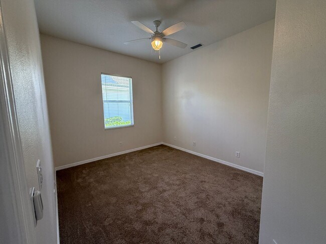 Building Photo - 4 Bedroom 3 Bath Single Family Home Laurel...
