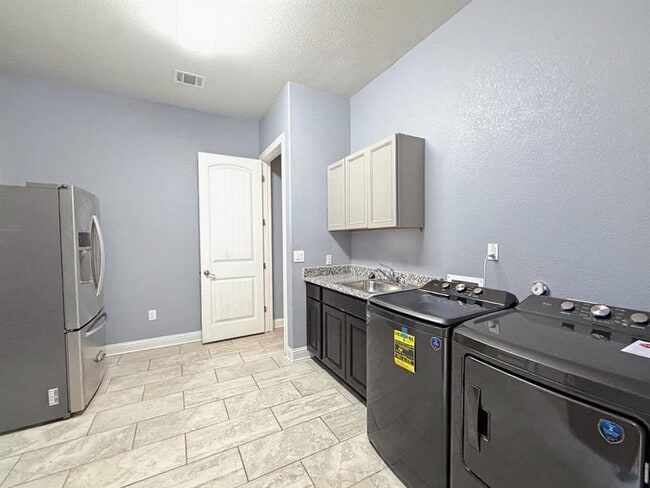 Building Photo - 2900 Browntop Ct