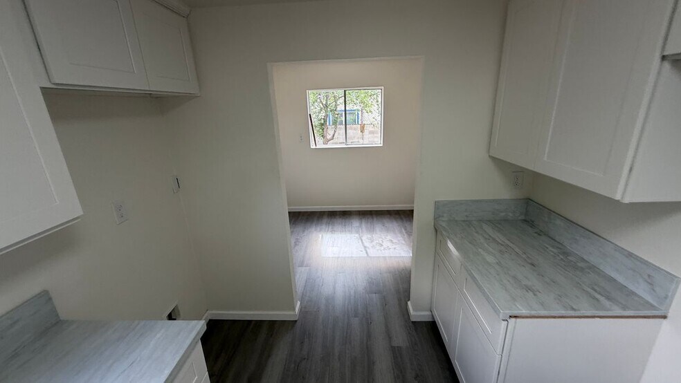Building Photo - 113 1/2 Harris Drive, Rear House