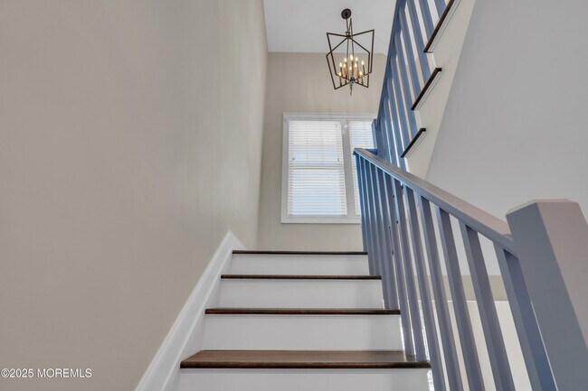 Building Photo - 2118 Edgewood Pl